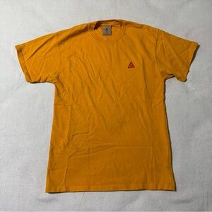 Nike ACG Men's Small Short Sleeve T‎ Shirt Orange DC4081